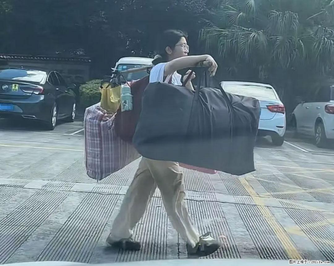 全网追的“扁担女孩”，找了一份暑假工，时薪12元 - 信阳生活资讯 - 信阳28生活网 xy.28life.com